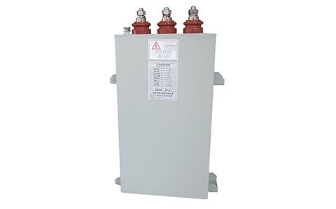 電容器在直流穩(wěn)態(tài)電路中可有電流通過？